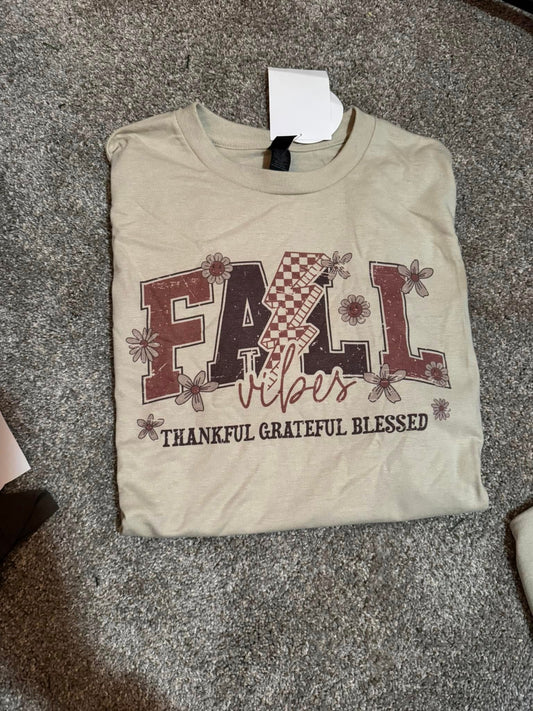 OUT OF SEASON - Tee LARGE